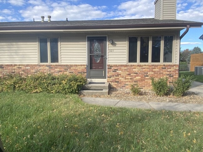 Building Photo - 319 Opal Cir