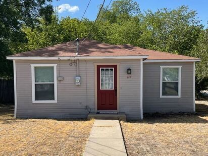 2 Bedroom, 1 Bathroom on a Corner Lot - 2 Bedroom, 1 Bathroom on a Corner Lot Apartment