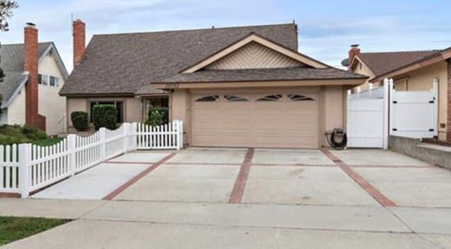 Building Photo - 23732 Cavanaugh Rd Rental
