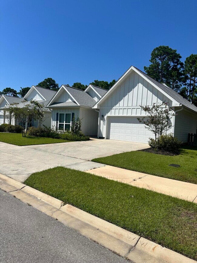 207 Sea Eagle Ln