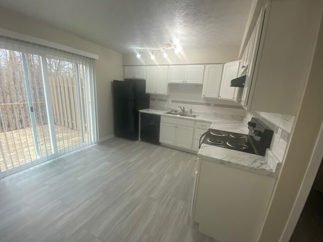 Photo - 5982 Little Brook Way Unit 5982