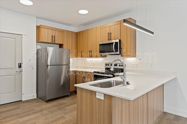 Building Photo - 3378 Washington Blvd Unit B02