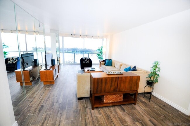 Photo - 1770 Avenida del Mundo Unidad 706