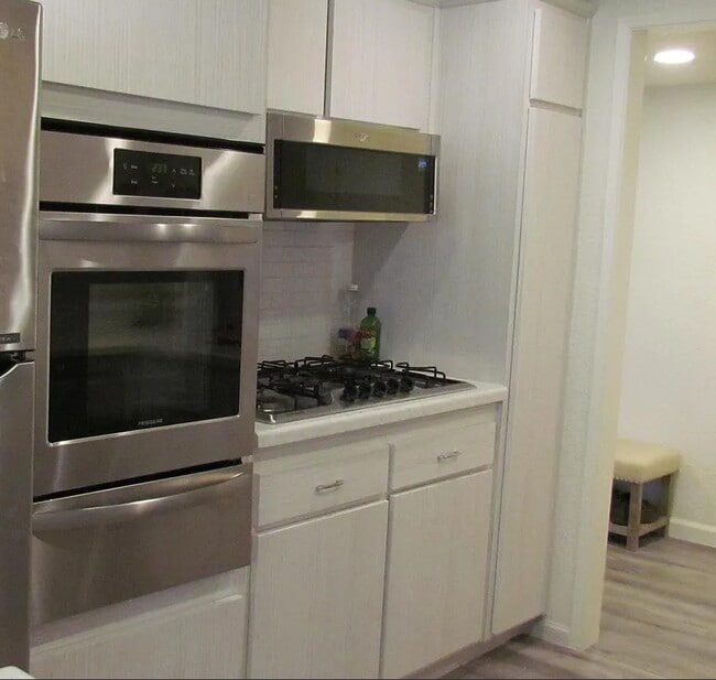 Photo - 22041 Costanso St