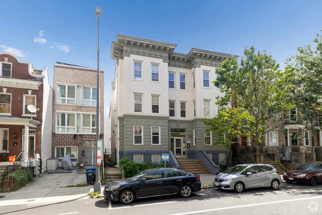 Photo - Walbraff Apartments