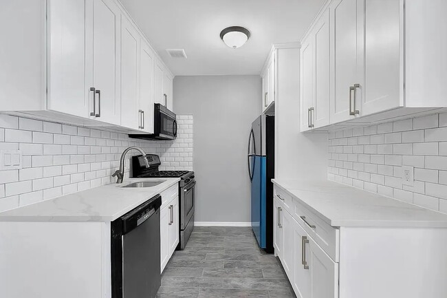 Photo - 817 Gates Ave Unit 3