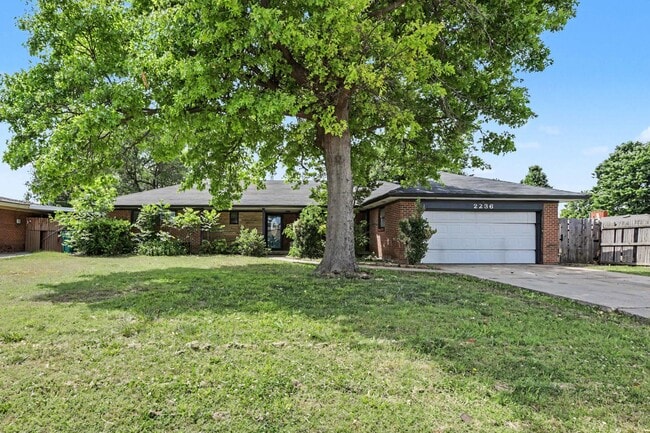 Building Photo - 2236 SW 59th Pl