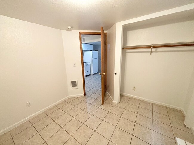 Photo - CK1391-B*-Owner auto-approve up to $500 repairs Unit F