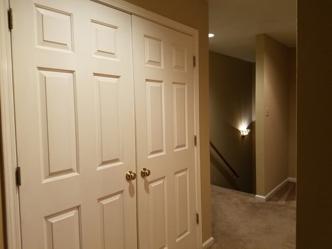 Photo - 104 Island Crest Cir