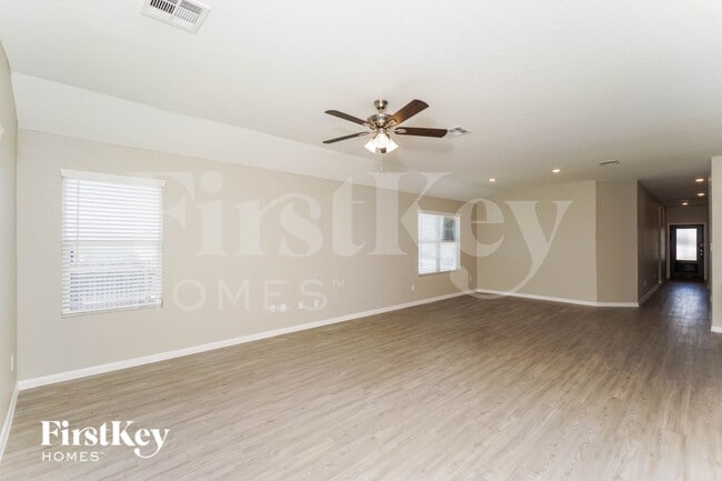 Photo - 1204 Treehouse Ln