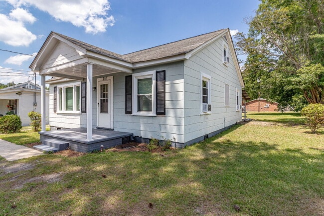 Photo - Spacious & Charming Home in Goldsboro - Excellent Wayne Memorial Drive Location!