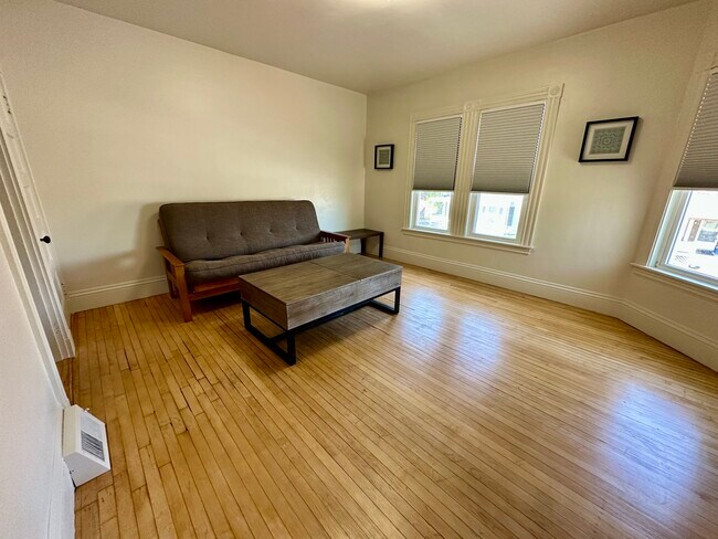 Photo - 40 Silver St Unit 2