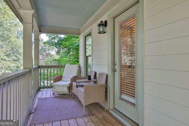 Photo - 133 Hilltop Dr SW