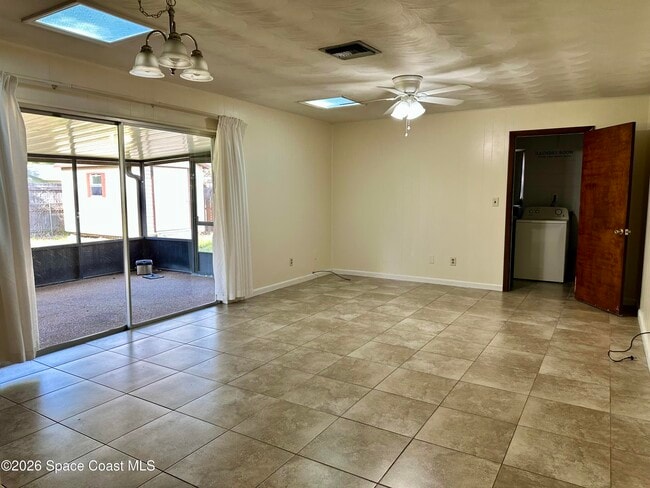 Photo - 680 Birchwood Ln