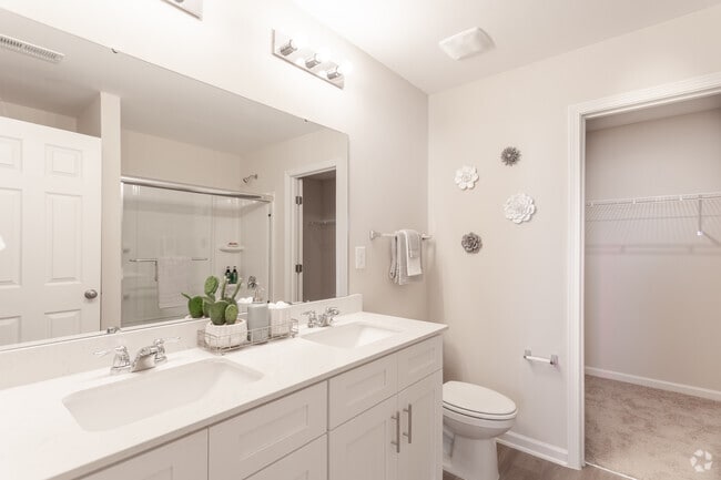 3BR, 2.5BA - 1410SF Duxbury - Master Bathroom