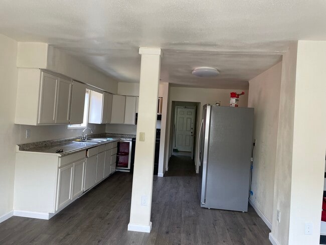Photo - 350 NE 6th St