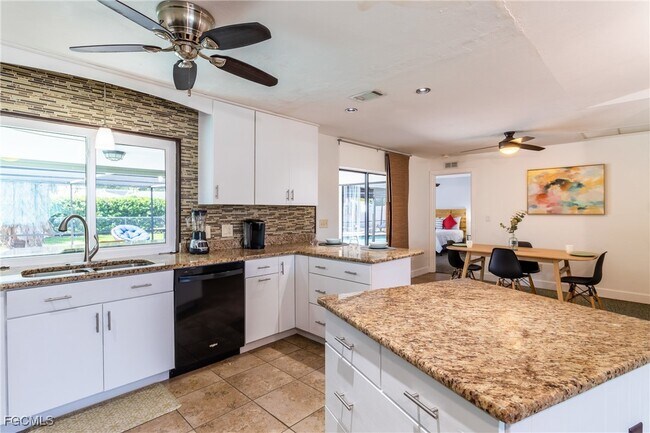 Building Photo - 542 SE 33rd Terrace