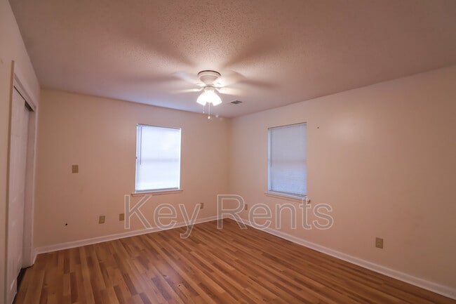 4679 Bradley Dr