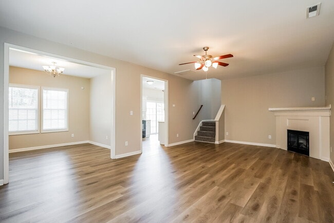 Photo - 402 Star Ruby Dr