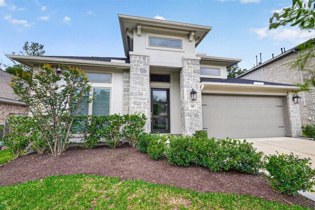 Photo - 302 Sky Top Dr