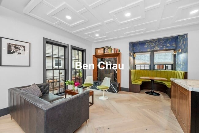 Photo - 208 Windsor St