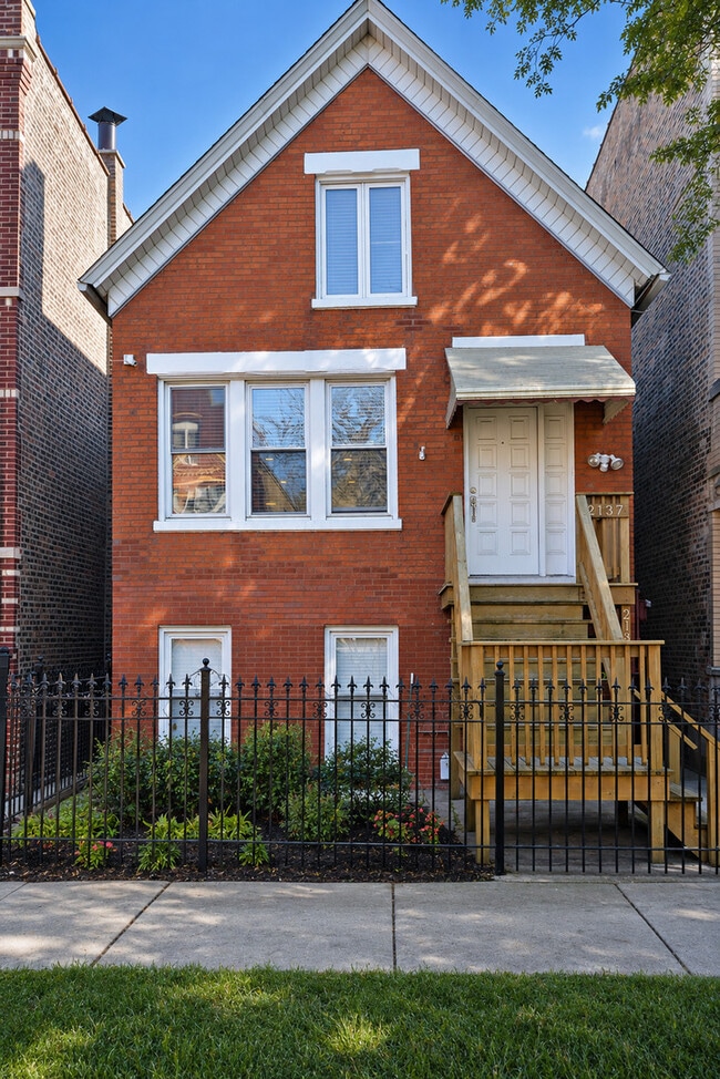 Building Photo - 2137 W Rice St Unit 1