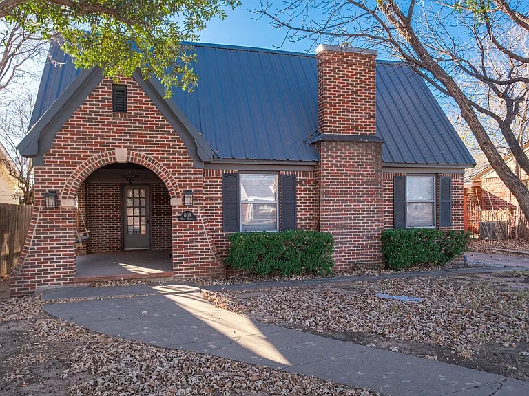 Photo - 809 W Michigan Ave