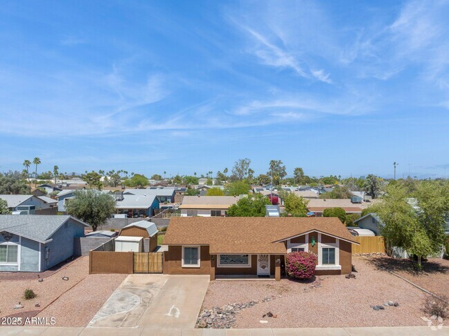 Building Photo - 1830 W Pecos Ave Rental