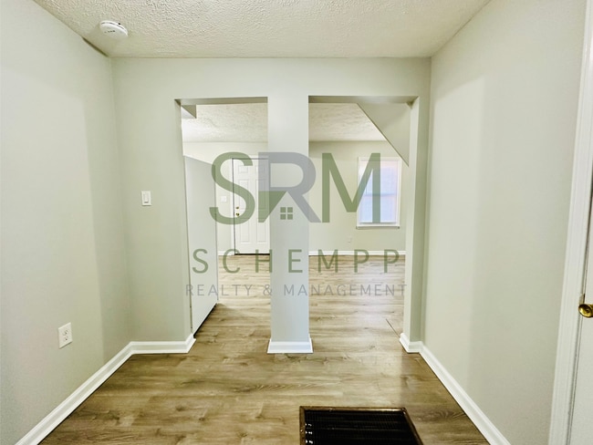 Photo - 2 bedroom home in South Louisville now available!