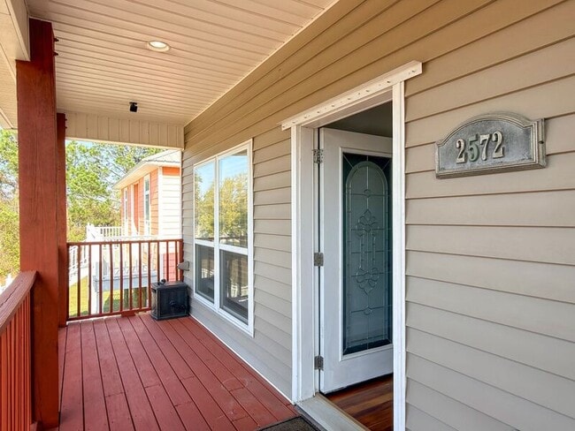 Photo - 2572 Gulf Breeze Ave