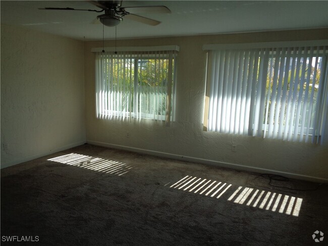 Building Photo - 820 Cape Coral Pkwy W Rental