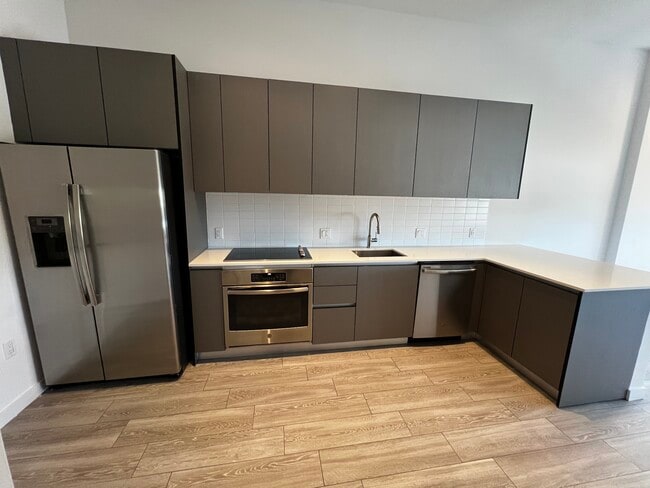 Building Photo - 360 NW 24th St Unit S1 Rental