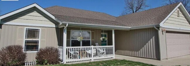 Photo - 505 N Henry Clay Blvd House