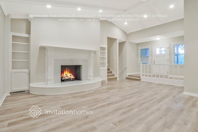 Photo - 349 Charmers Way SW