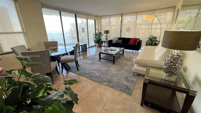 Photo - 780 NE 69th St Unidad 601