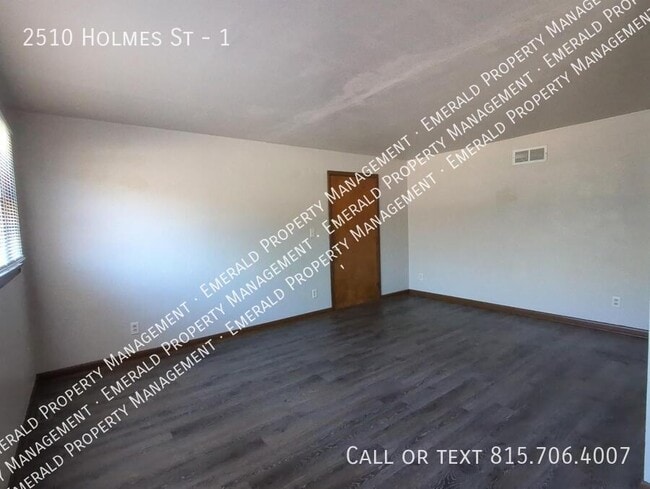 Photo - 2510 Holmes St Unit 1