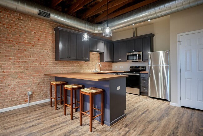 Photo - 210 E Washington Ave Unit C