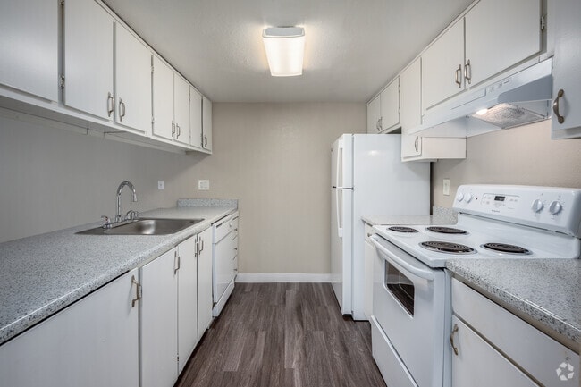 2BR, 1BA - 750SF - Kitchen - The Grove Apartments