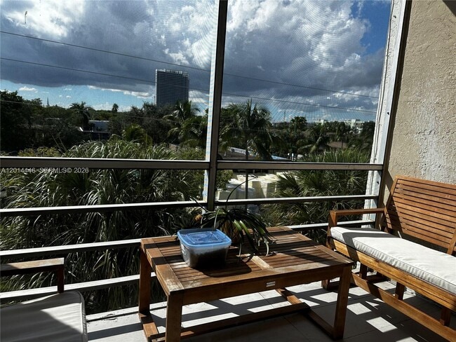 Building Photo - 2821 N Miami Beach Blvd Unit 4E
