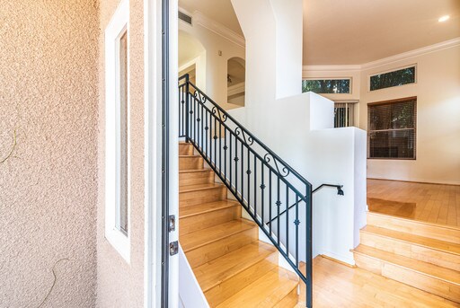 Photo - 2022 S Barrington Ave Unidad D