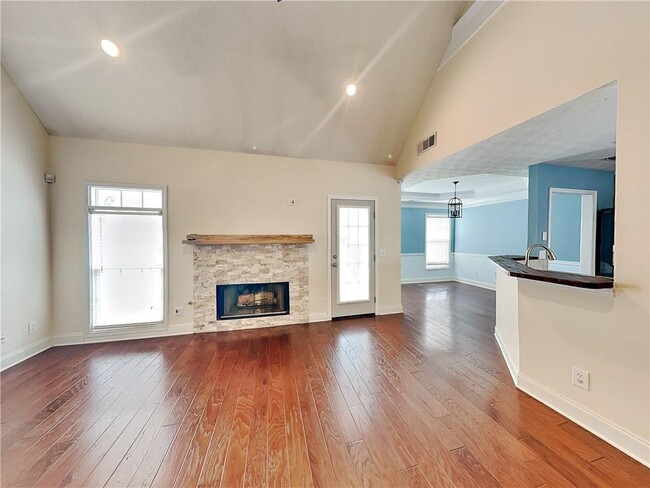 Photo - 17 Derby Way NE