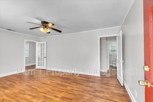Photo - 1408 E 49th St