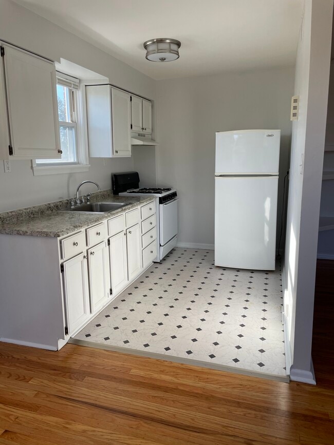 Building Photo - 3518 Rhoads Ave Unit A Rental