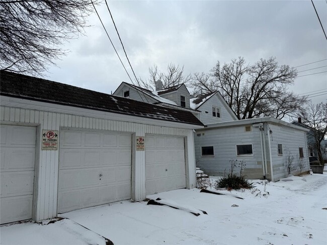 Photo - 1063 W 4th St