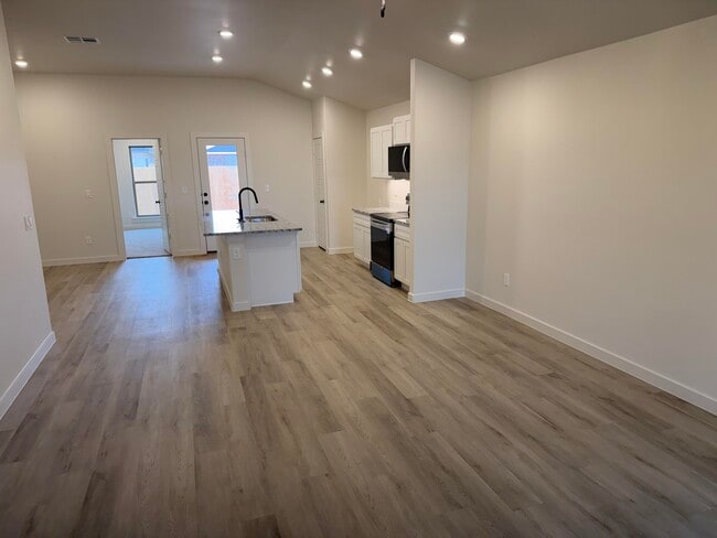 Photo - 1309 N Chicago Ave