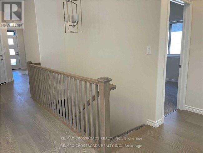 Photo - 22 Athabaska Dr