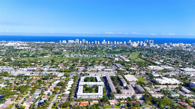 Building Photo - 4025 N Federal Hwy Unit 227B