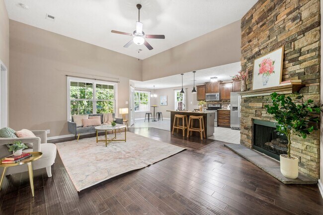 Photo - 1388 Freedom Dr