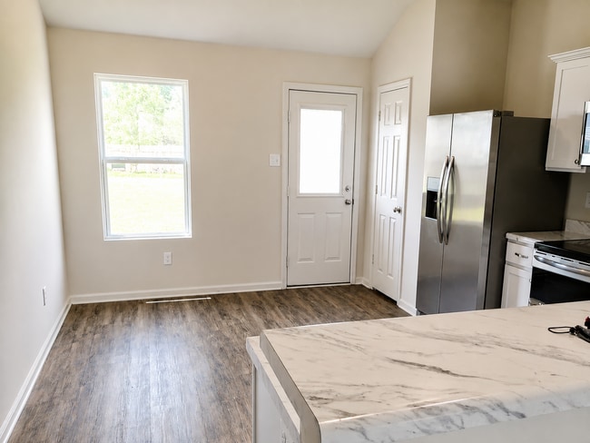 Photo - 4 Bed / 2 Bath with garage!!