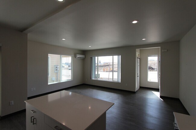 Photo - Modern design 3 bed, 2.5 bath duplex available 6/10 Cheney Unidad 901 Greenfield Drive
